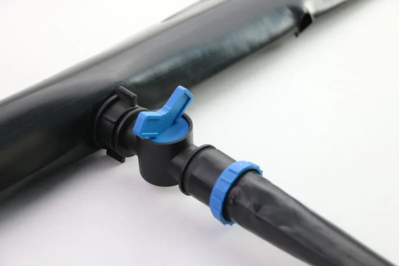 Giunto in plastica con anello di bloccaggio per tubo layflat IRRINEX fornito dalla fabbrica, valvola di irrigazione per impianto di irrigazione a goccia