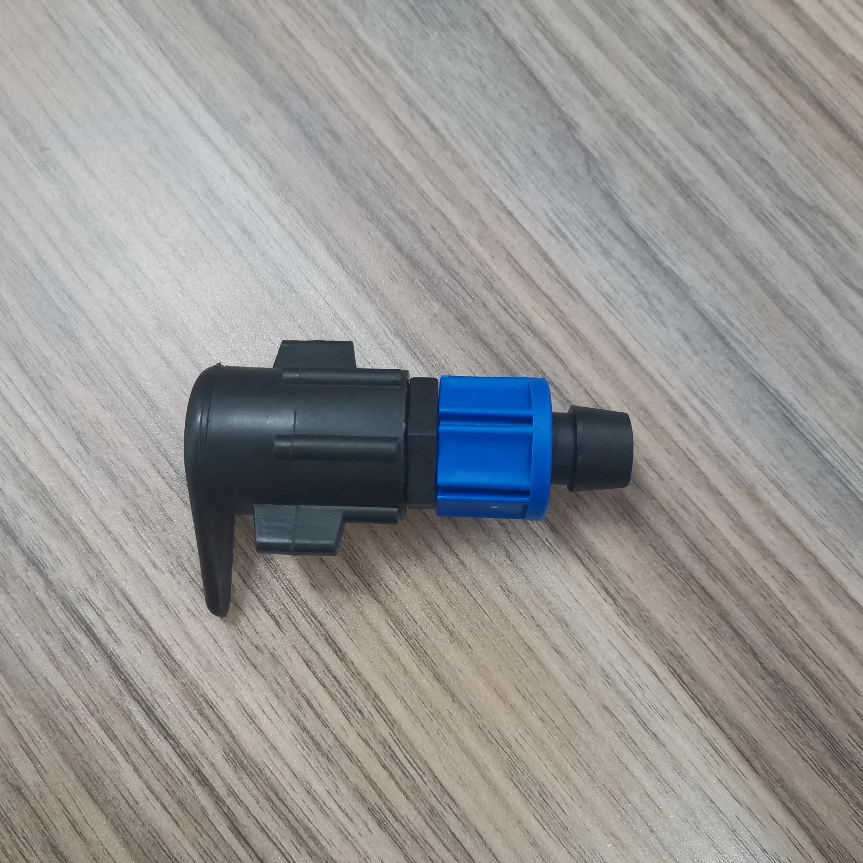 Raccord de dérivation 16mm à écrou de verrouillage pour tuyau et ruban de système goutte-à-goutte, produit à forte vente