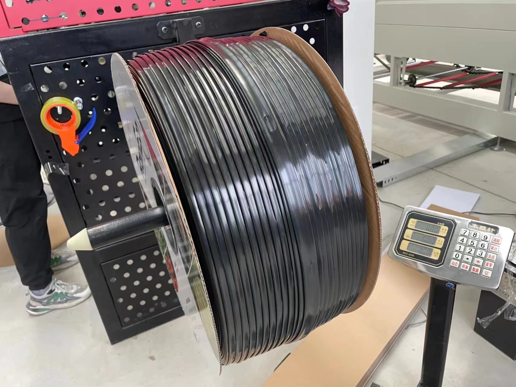 סרט טפטוף 16mm 20mm למערכת השקיה חקלאית ובגינה בטפטוף