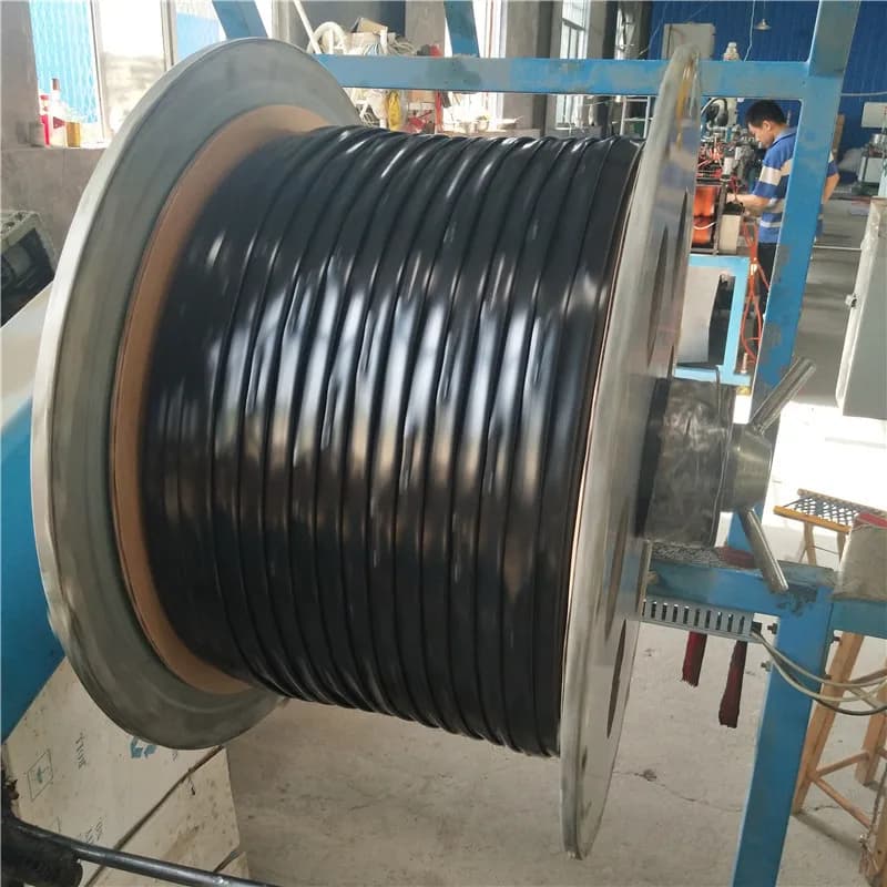 LDPE Tropfband mit Wandstärke 0.2-0.6mm und integriertem Flachemitter