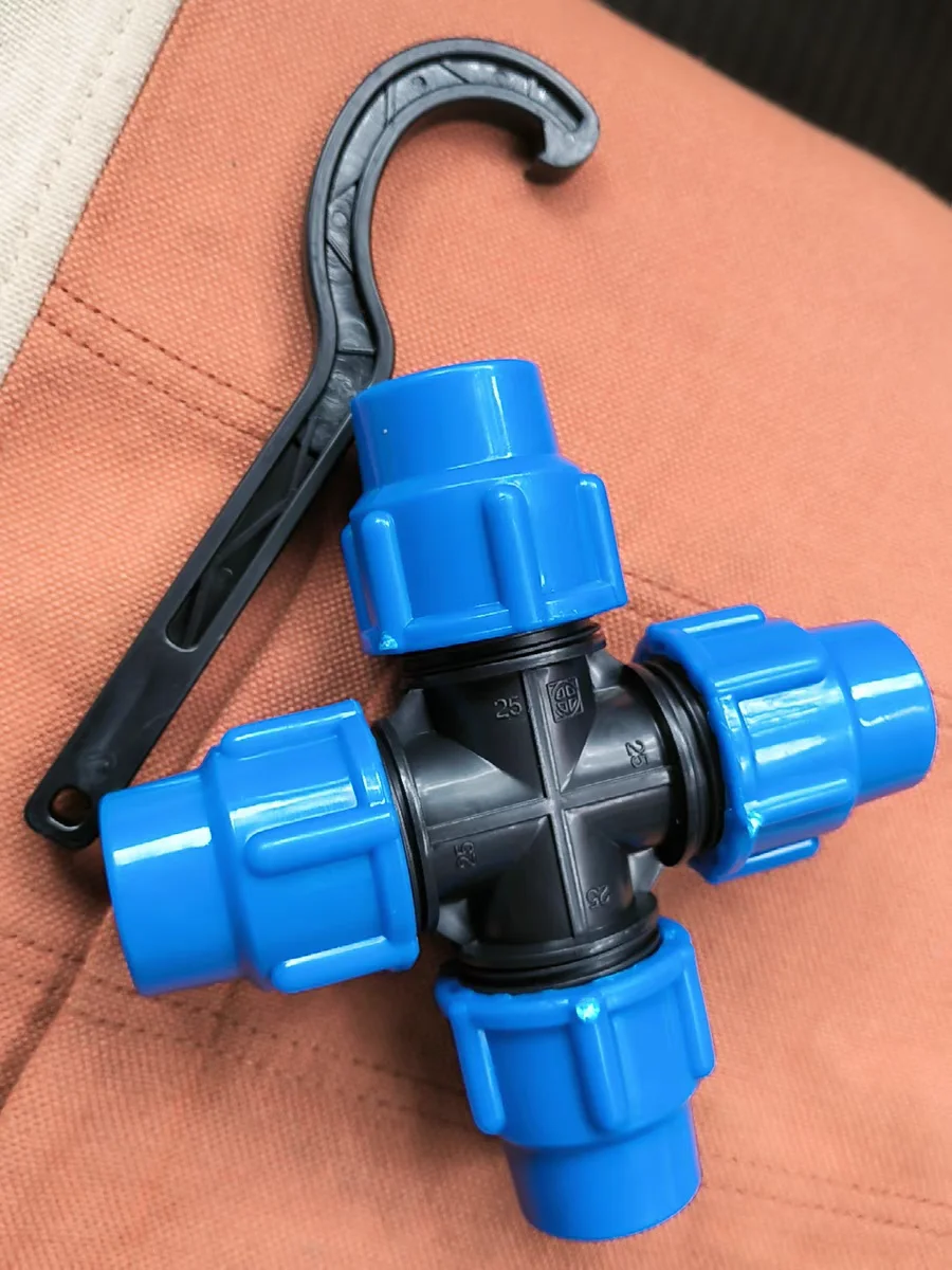 Schlüssel für Klemmfittings und Ventile in landwirtschaftlichen Bewässerungssystemen, Kunststofffitting