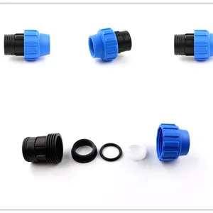 Adaptador macho para conexão de mangueira ou tubo de irrigação em sistema agrícola